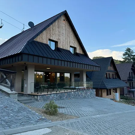 Chata Bubamara شاليه Valča