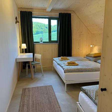 Chata Bubamara شاليه Valča